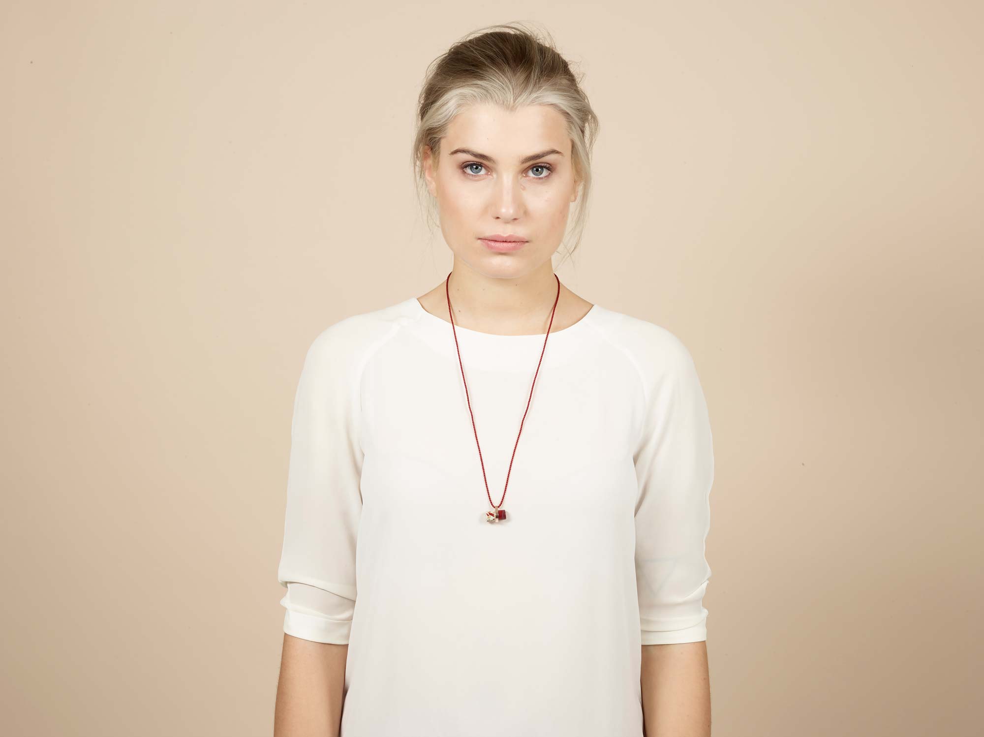 PrimaMateria-bar-necklace-plum-redolive