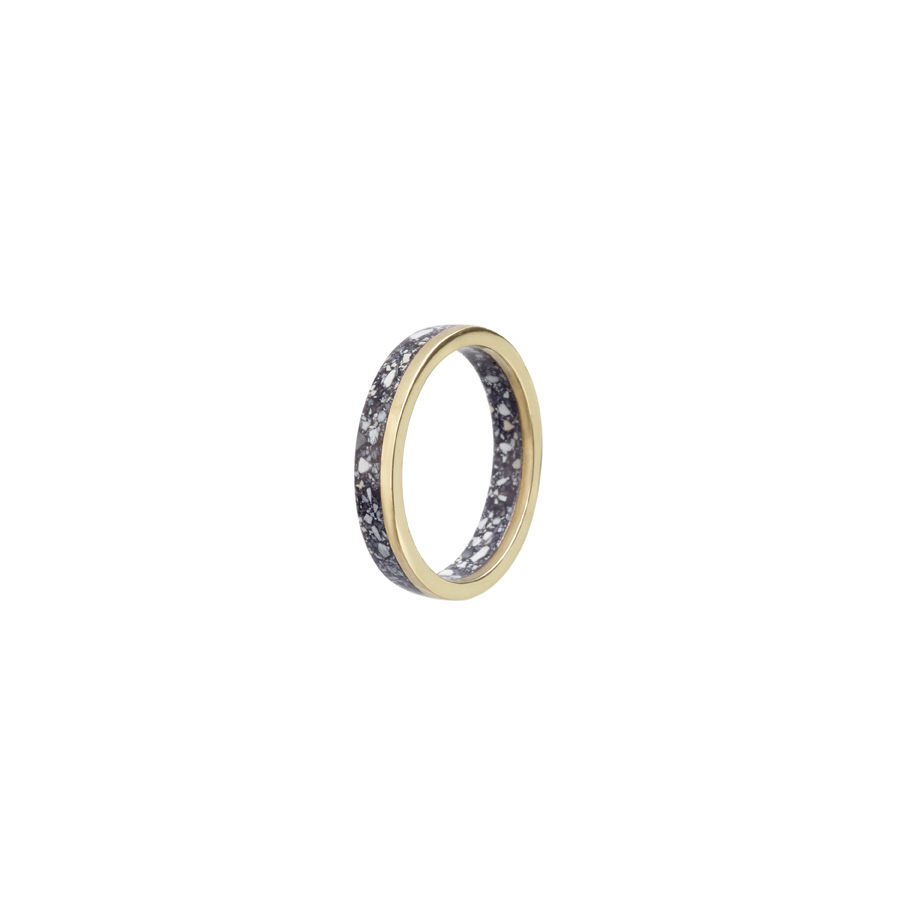 PrimaMateria-ring-stack-gold-carbon